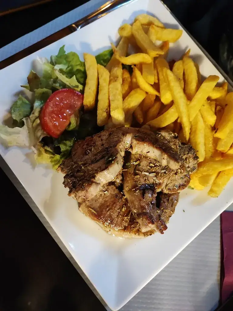 Nadia Engelhardt_Barrow Wooden_Steenbecque_review