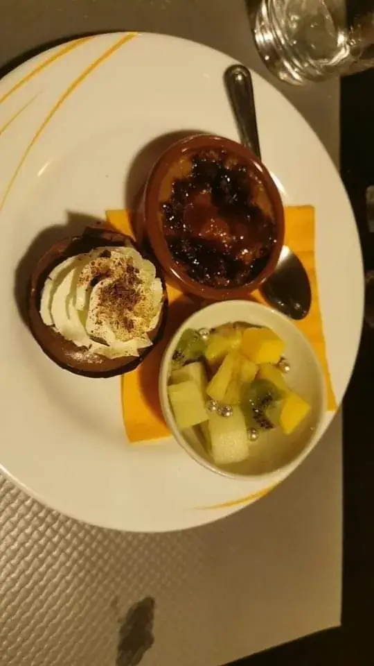 Peggy Carle_Barrow Wooden_Steenbecque_review