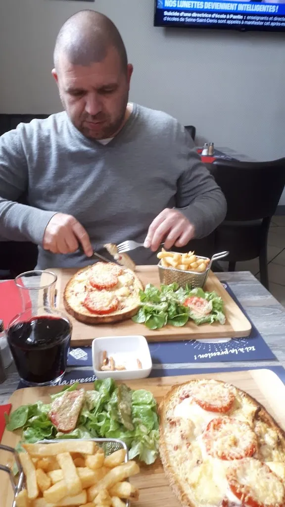 Ben C._café brasserie de la mairie_Steenwerck_review