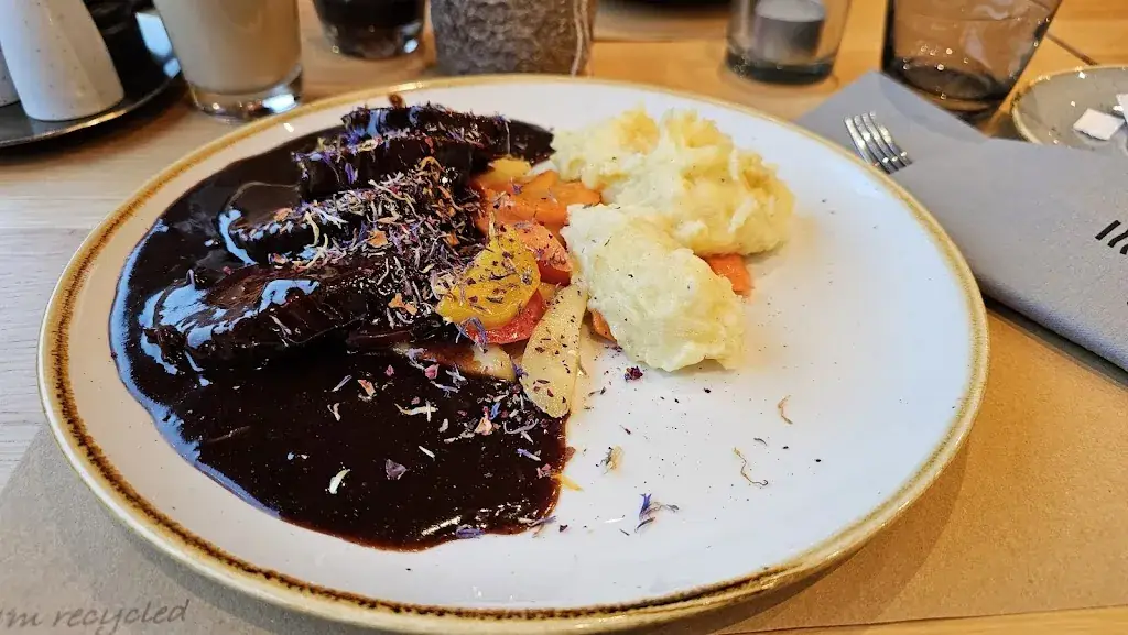 Vaeryn Vaeryn_Restaurant Stein & Sein_Sundlauenen_Bewertung