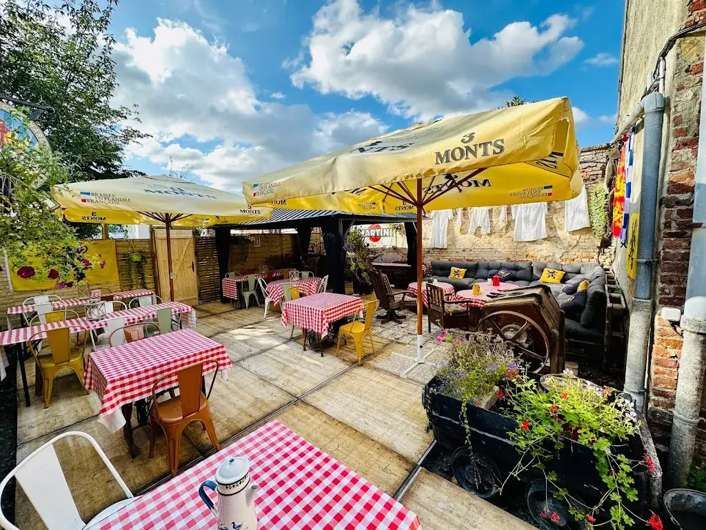 Estaminet Le Pot Flamand restaurant in Thiant