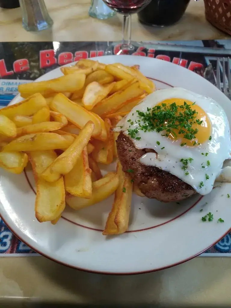 Café Beausejour restaurant in Templemars