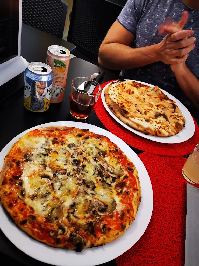 La Bella Ciao'_Toufflers_slider_image_3