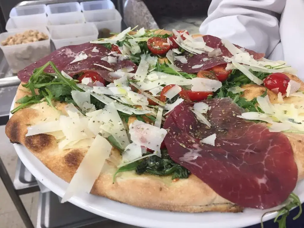 Au four à pizzas restaurant in Troissereux