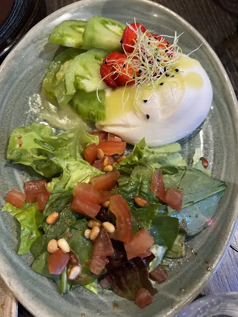 Katie Kansas_Chez Nous_Senlis_review