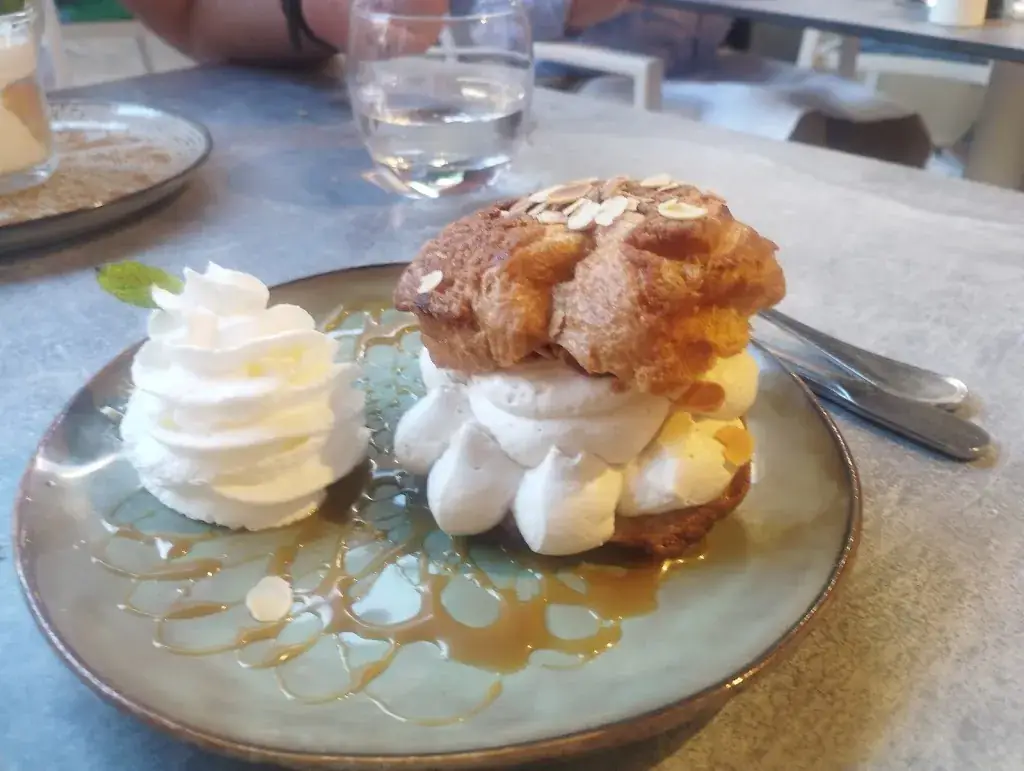 Chez Nous_Senlis_slider_image_3