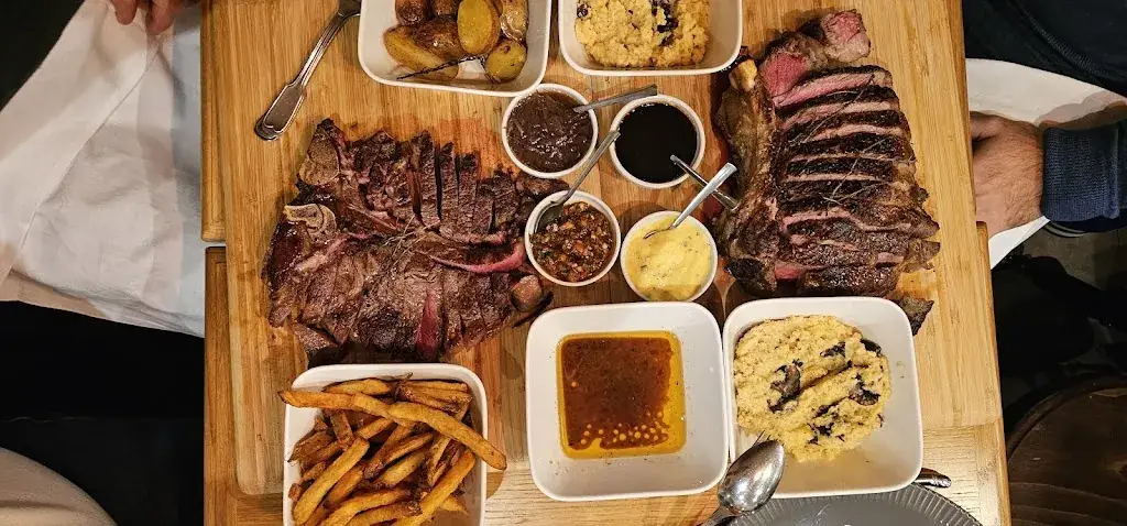 foreign bear_BISTROT DE LA PLACE - SENLIS_Senlis_review