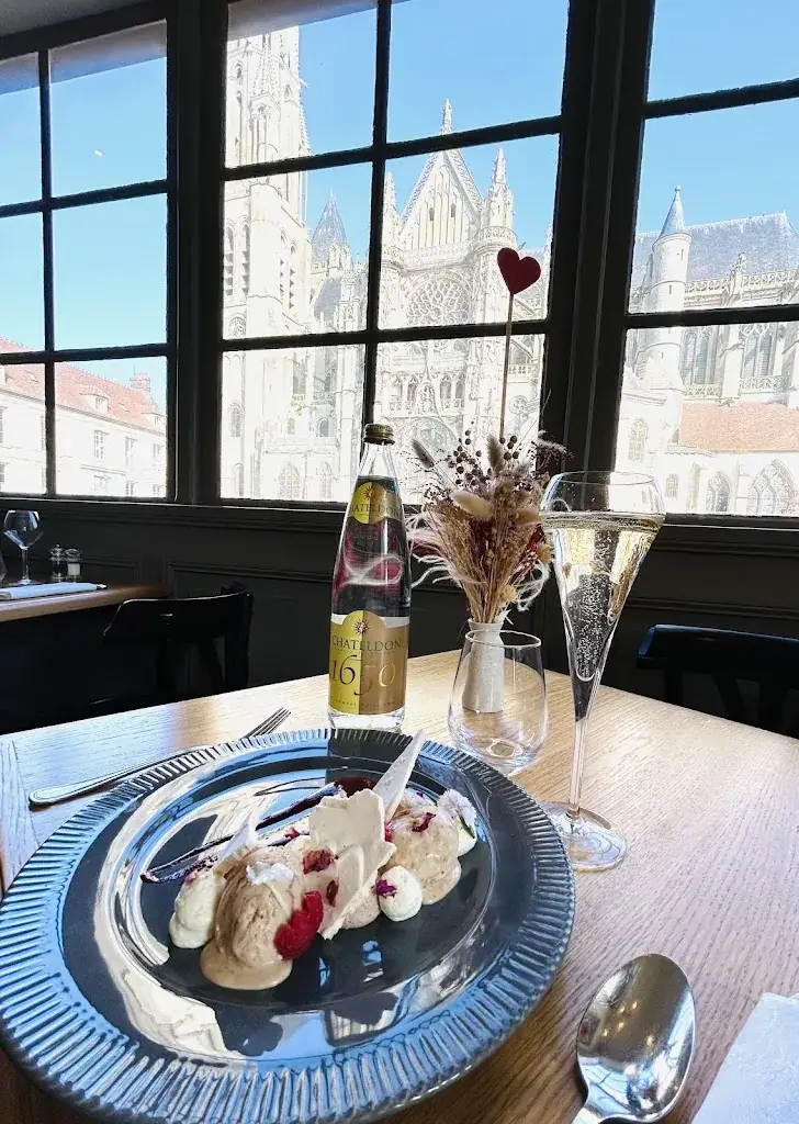 BISTROT DE LA PLACE - SENLIS_Senlis_slider_image_2