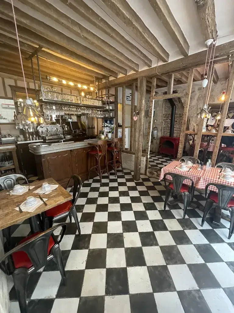 Le Tourmentin restaurant in Senlis