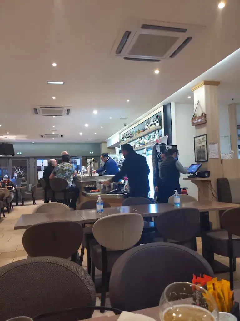 Catherine W. Velge_Le Commerce_Senlis_avis