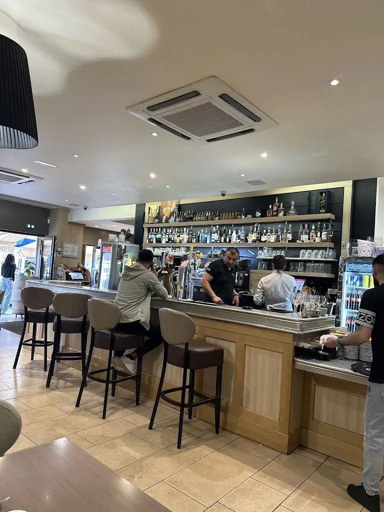 Le Commerce_Senlis_slider_image_2