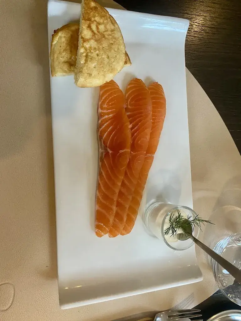 Dzendzera Karine_La Porte Bellon_Senlis_review