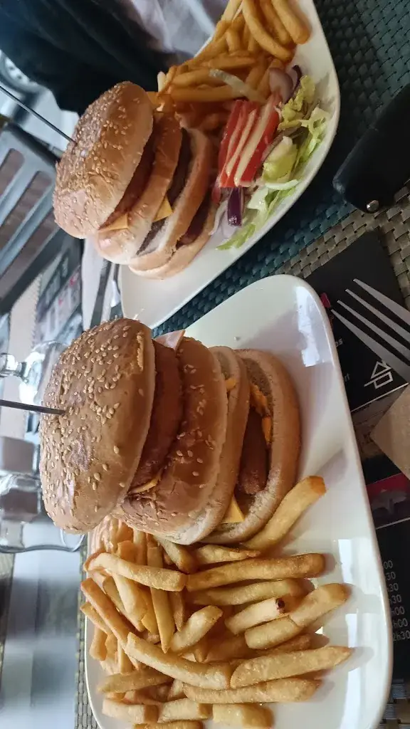 Céline Céline_Marmara Vignacourt - kebab Mira Restaurant_Vignacourt_review