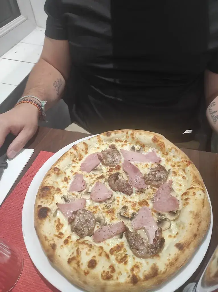 Aurelie Belval_La Nostra_Villers-Bretonneux_review