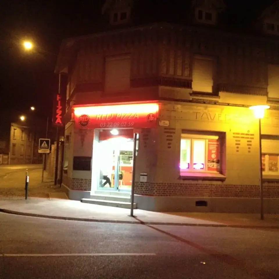 Red pizza_Villers-Bretonneux_slider_image_3