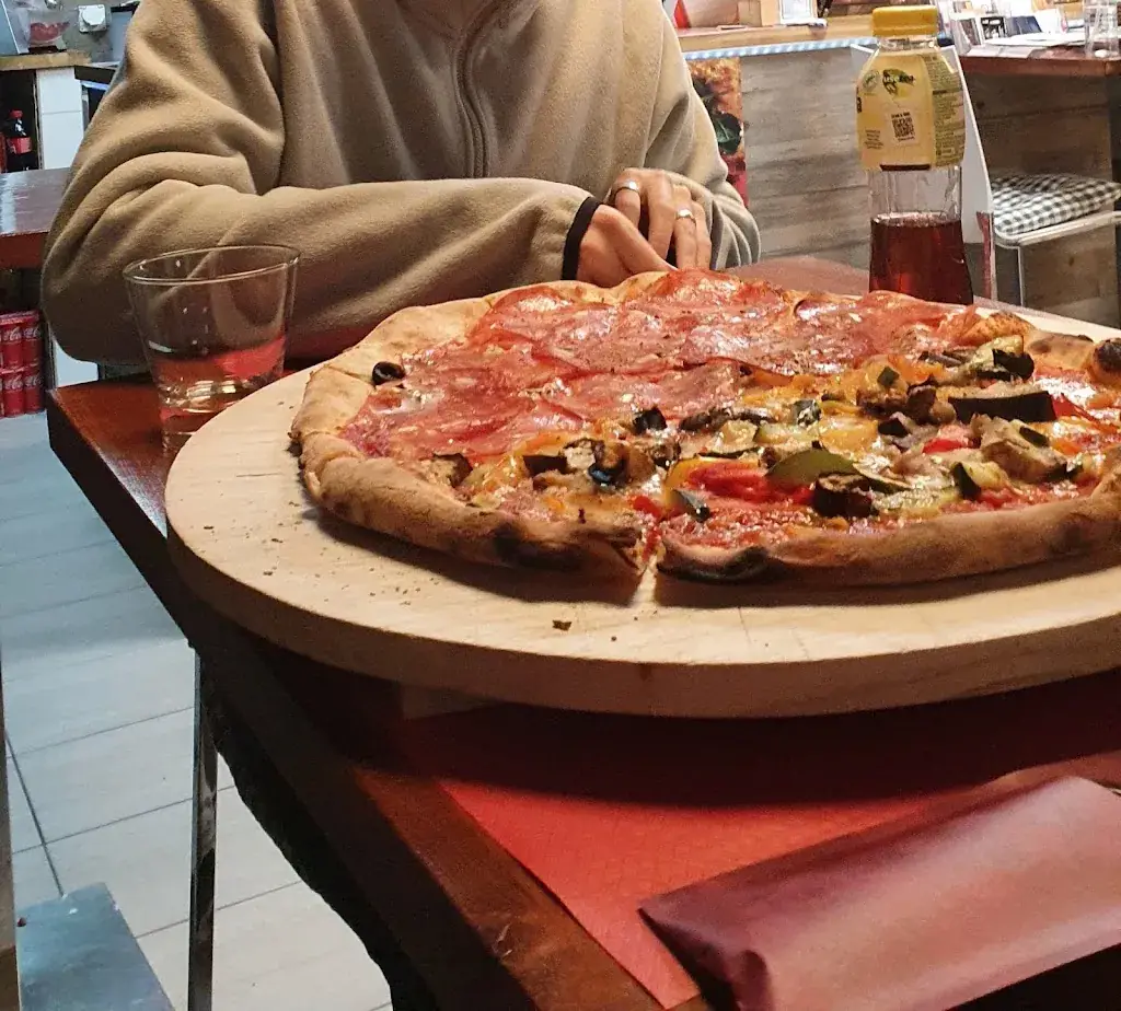 Sophia Kugler_Hallo pizza chez Beny_Bulle_review