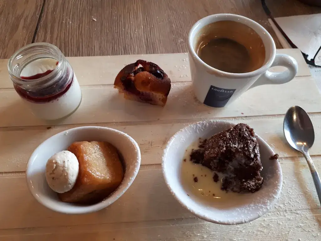 al1 wiard_Esprit de famille_Villers-Saint-Paul_review