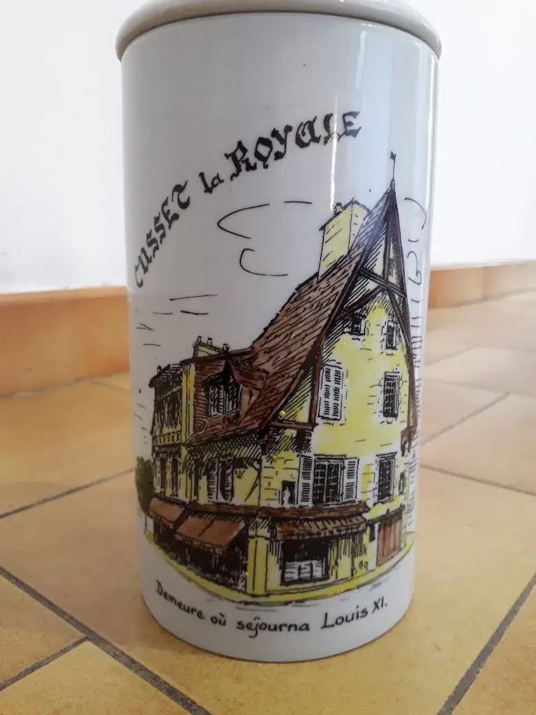 Menü_La Taverne Louis XI_Cusset_Bild_1