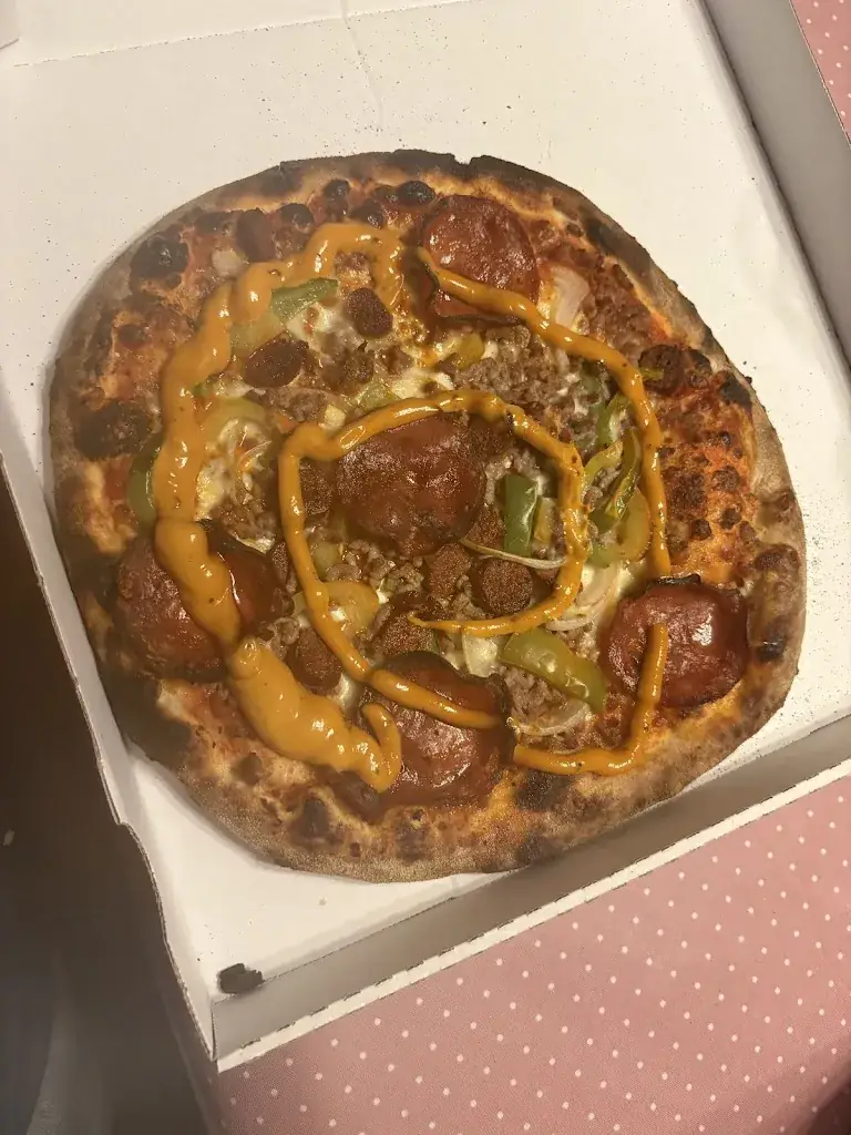 Morgan Mellino_Restaurant PIZZERIA Il Pozzo_Lachapelle-aux-Pots_recensione