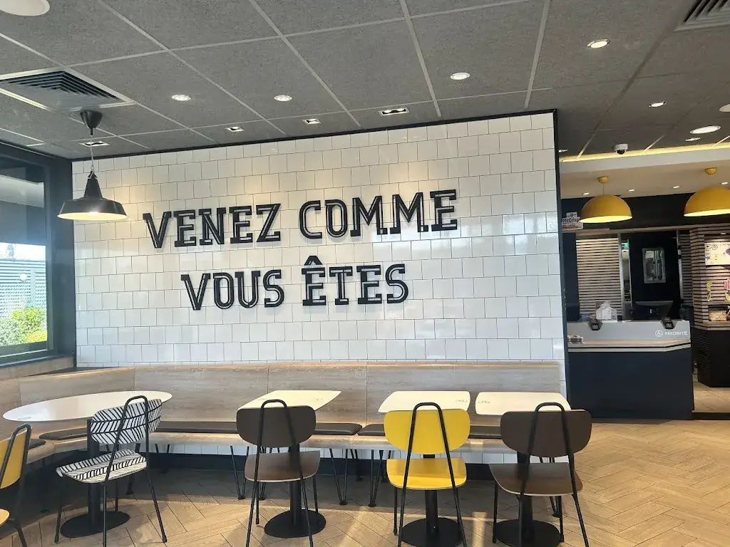 Cee Cee_McDonald's_Villers-Bocage_review