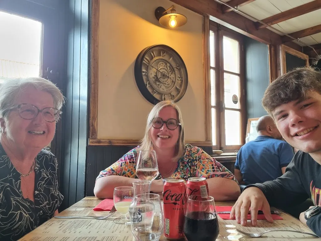 Daphne Tournant_La Taverne_Wimille_review