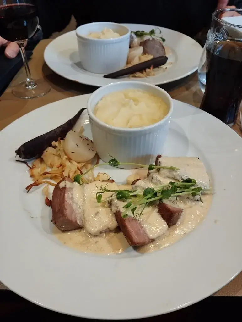 Myriam Trickett_Le Français_Wattrelos_review