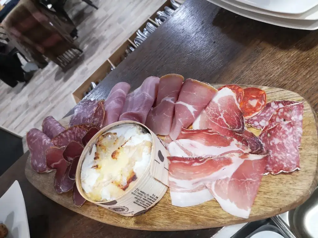 Les Chais Du Moulin Rouge_Villers-Cotterêts_slider_image_3