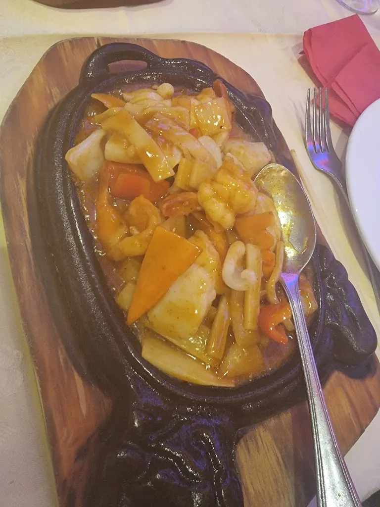 Leighanne Bain_Chinatown_Villers-Cotterêts_review