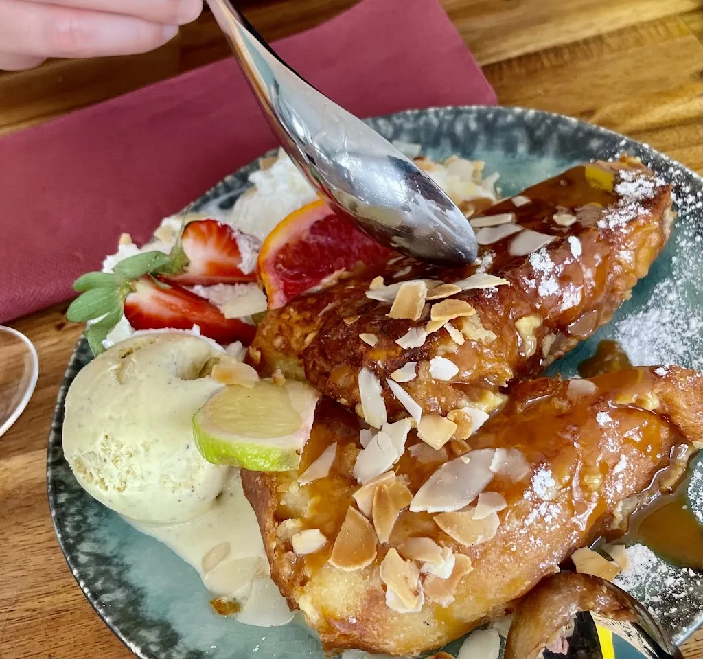 B2n_Les Favorites_Villers-Cotterêts_review