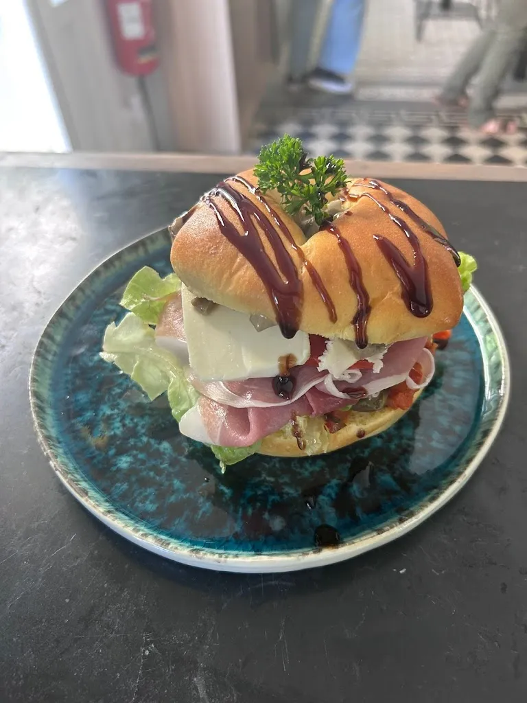 Les Favorites restaurant in Villers-Cotterêts