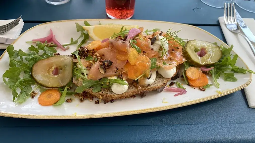 CAROLE PINEAU_Chez Alexandre Café_Villers-Cotterêts_review