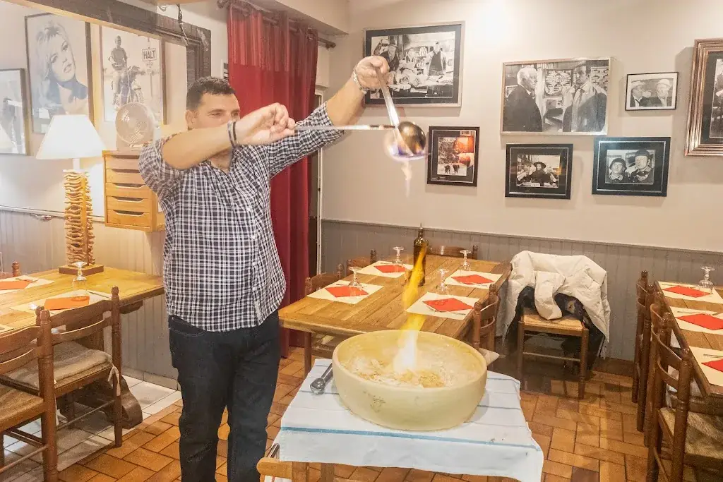 Pierre-Philippe Ravier_Le Vésuvio_Achères_review