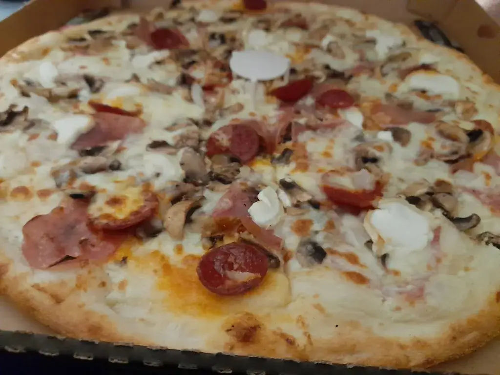 Cooky Chanel (CookyChanel)_Di Napoli pizza_Angerville_review