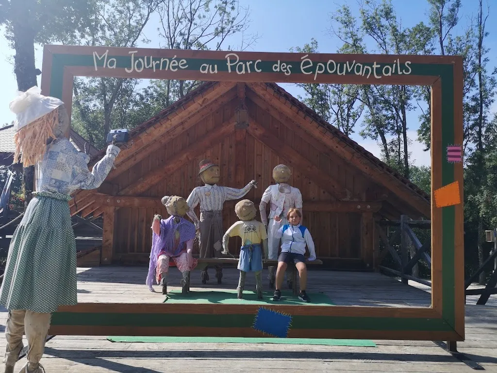 Laetitia Shabani_Service administratif - Le Petit Pays_Andilly_review