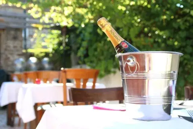 The Red Lion_Désertines_slider_image_3