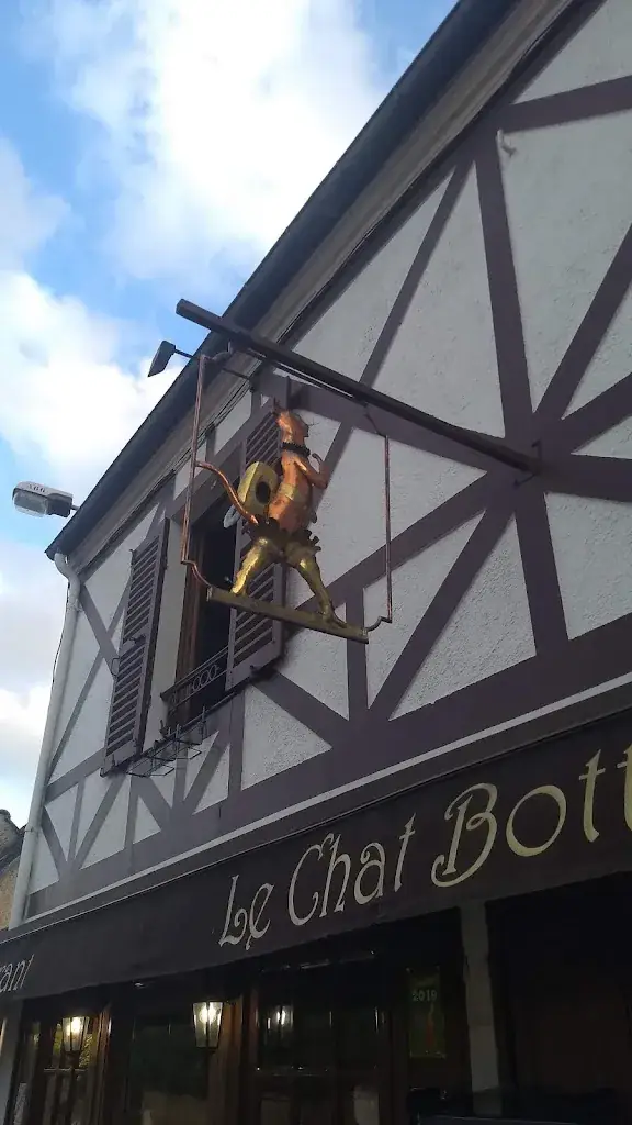 Ferenc Borondics_Le Chat Botté_Molières_recensione