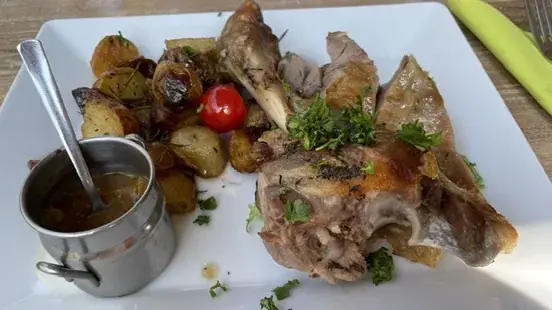 Desirée Betancourt_LES BROCHES DU VEXIN Au plaisir de régaler votre curiosité_Montgeroult_Bewertung