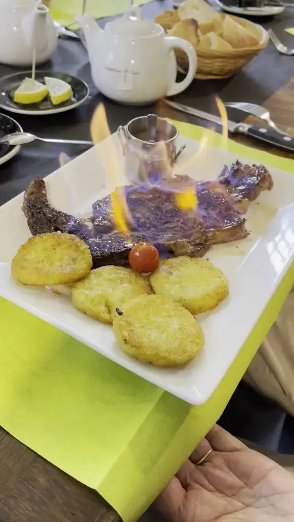 LIZA LH_LES BROCHES DU VEXIN Au plaisir de régaler votre curiosité_Montgeroult_Bewertung