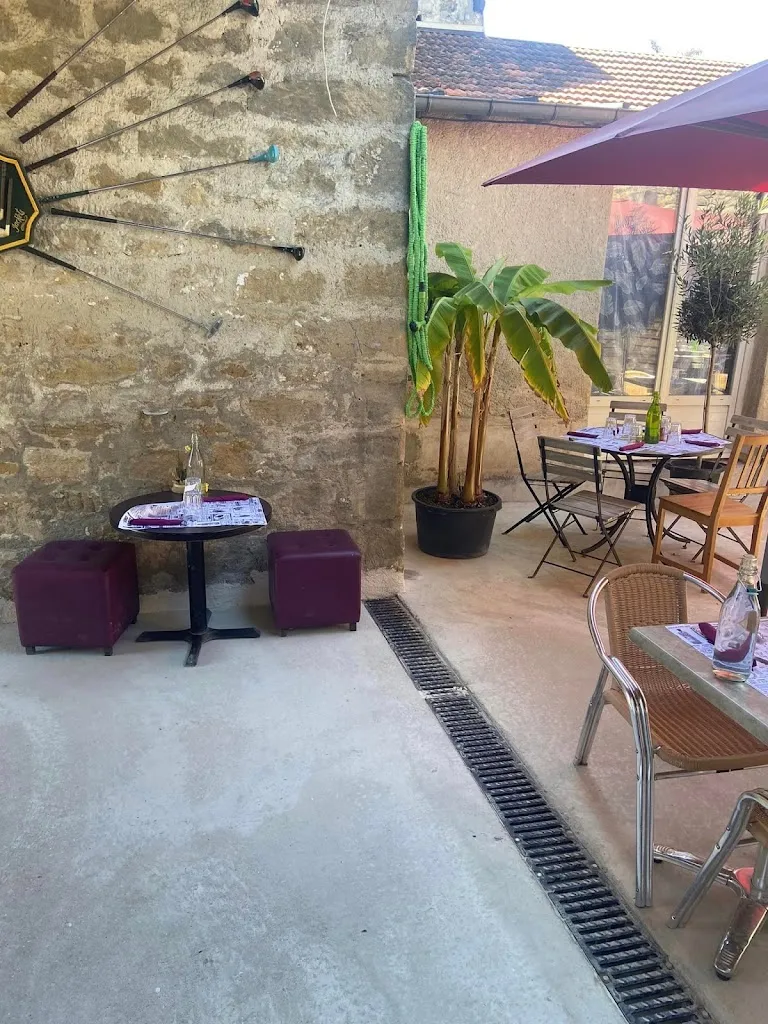 Les Petites Auges restaurant in Sagy