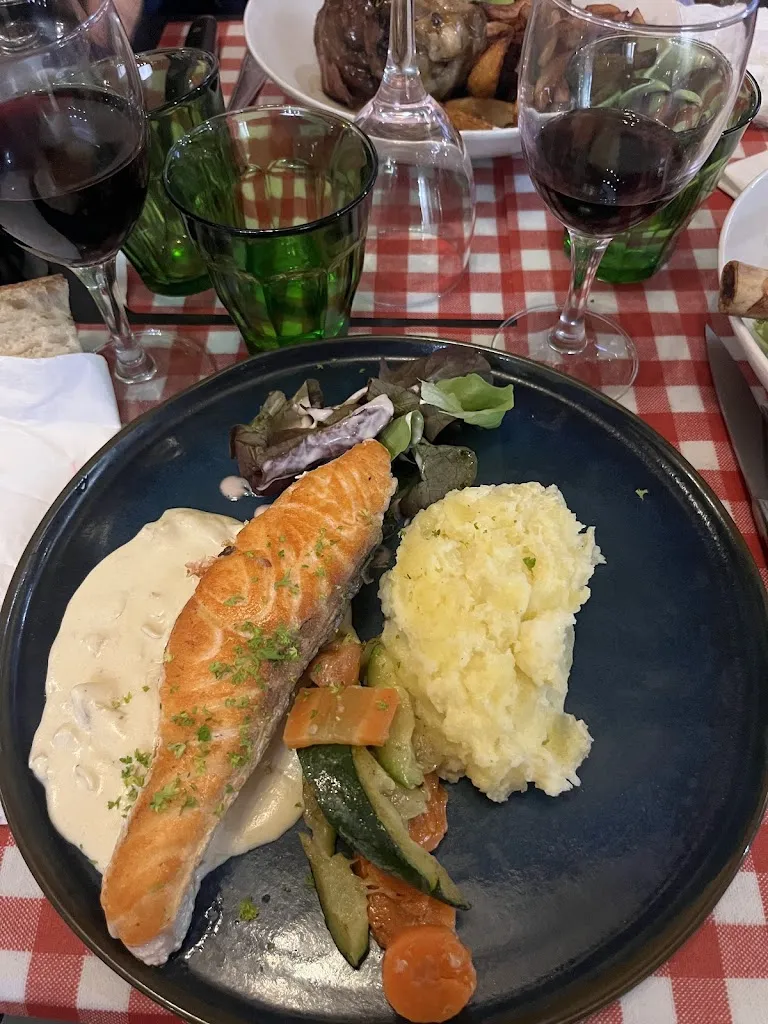 Marie_Aux Randonneurs_Longuesse_review