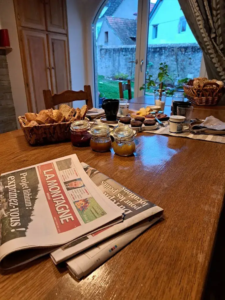 Lee Bowman_Château Besson_Désertines_review