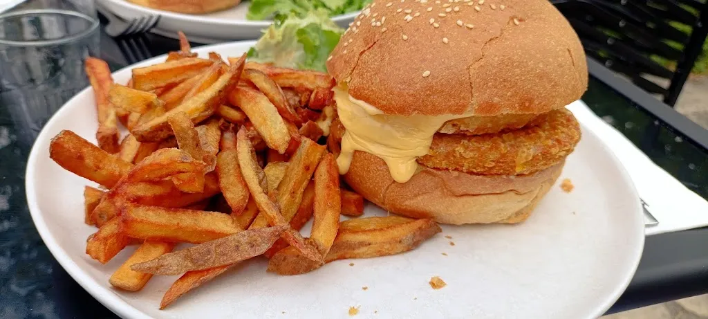 Kyoko Sakura_Kington Lounge_Marines_reseña