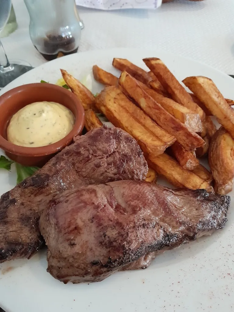 Le Point Du Jour Bar-Restaurant_Puiseux-Pontoise_slider_image_3