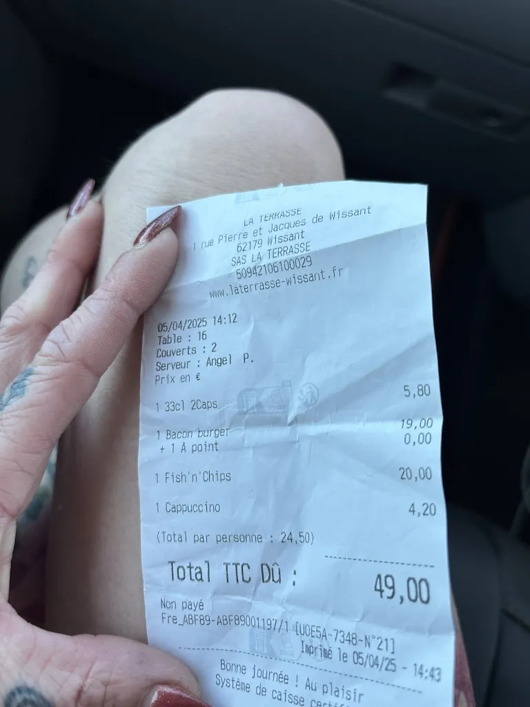 littlelillian broderick_La Terrasse des filles Wissant_Wissant_review