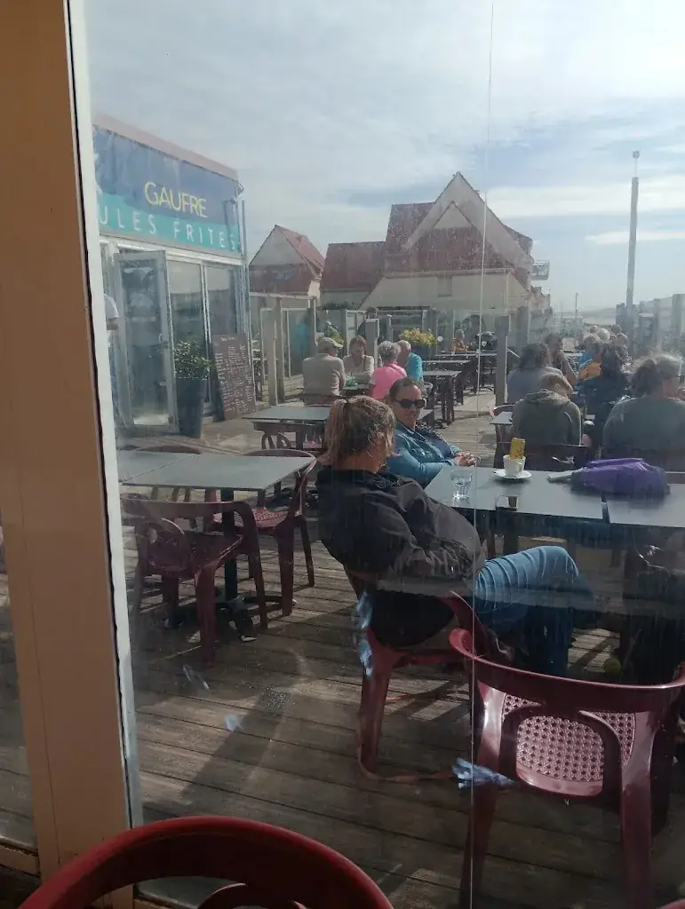 Debby Golding_Les Sirènes - Moules Frites sur Mer_Wissant_review