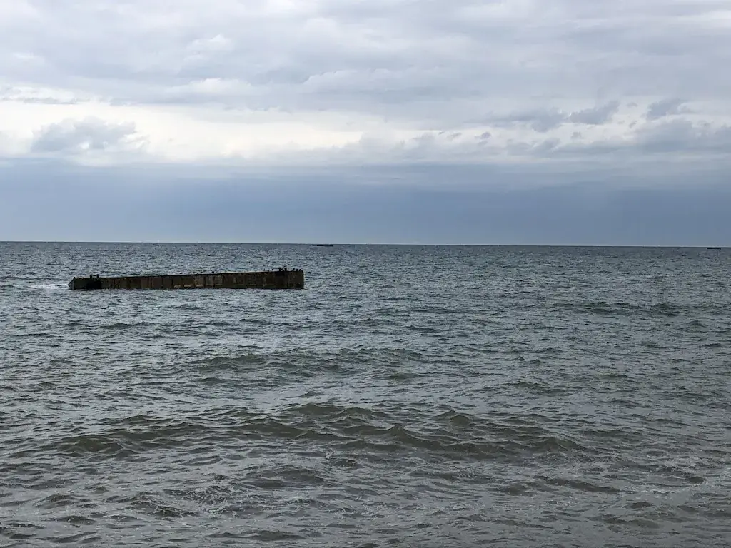 Eddie Bowers_Les Sirènes - Moules Frites sur Mer_Wissant_review