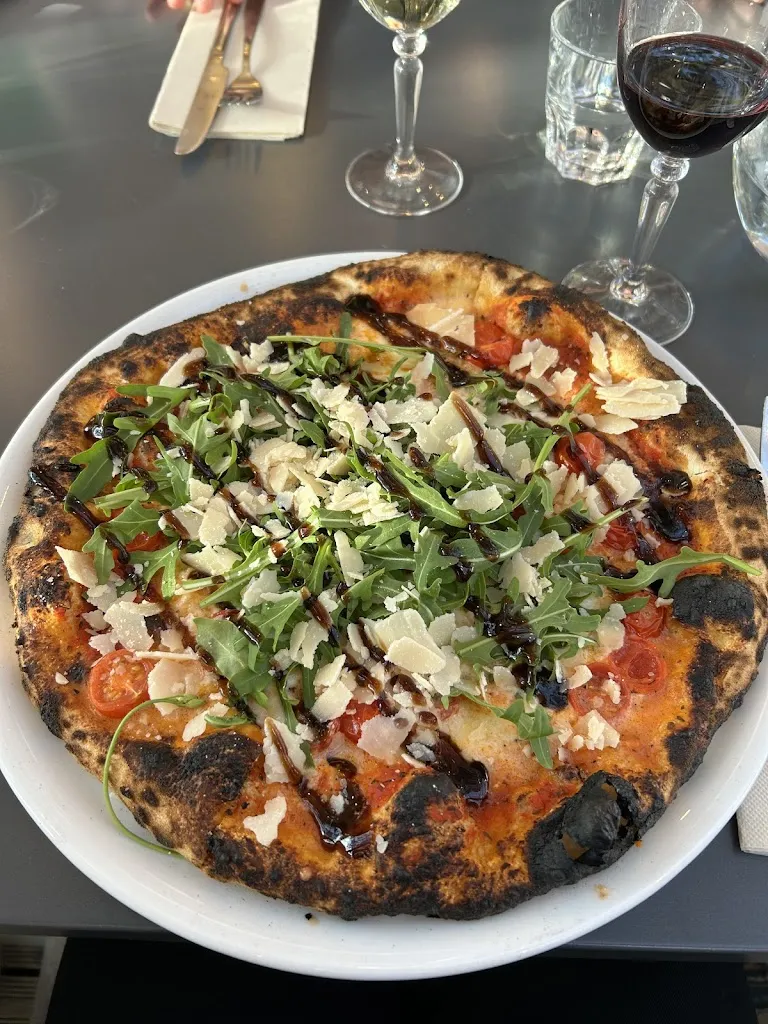 Shuly Themans_Chez Max_Wissant_review