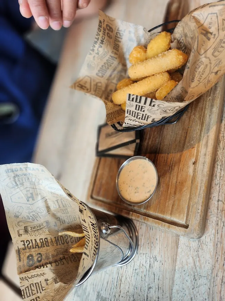 Joy Cimatu_Hippopotamus_Arcueil_review