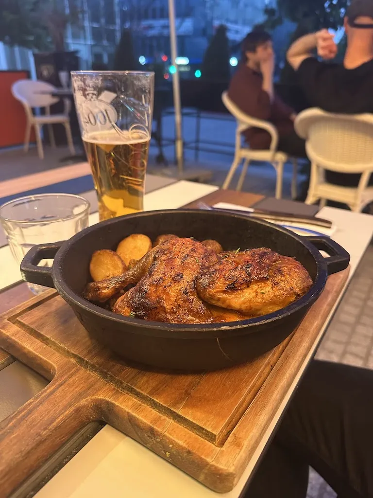 Samanta Oliveira_Hippopotamus_Arcueil_review