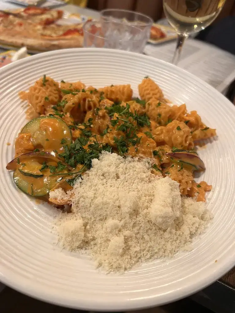 Gardenia Bush_IT - Italian Trattoria La Vache Noire_Arcueil_review